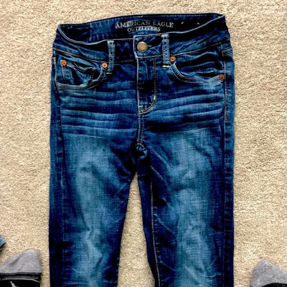 American eagle 🦅 Straight super stretch, blue jeans  size 0 - Picture 1 of 5